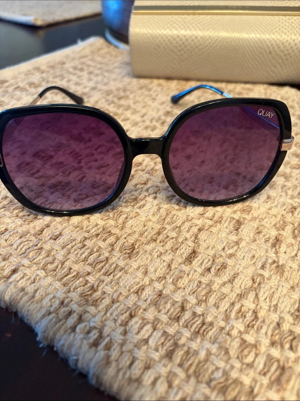 Quay Australia Black Frame Sunglasses with Purple Lenses - Round Fashion